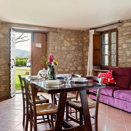 Quaint In With Swimming Pool 度假居 *
