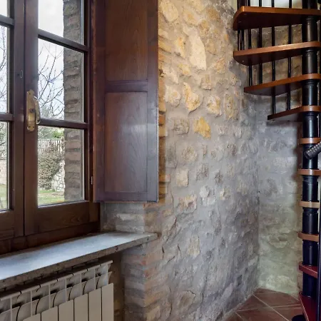 Quaint In With Swimming Pool Semesterbostad