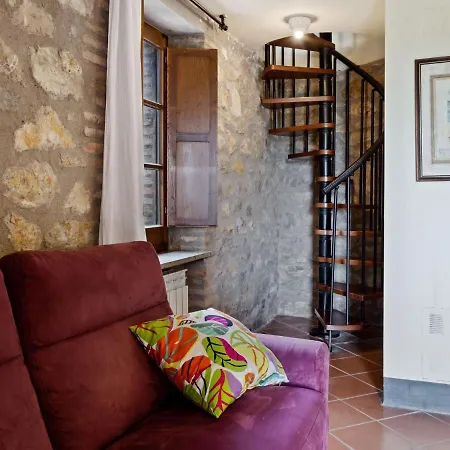 度假居 Quaint In With Swimming Pool
