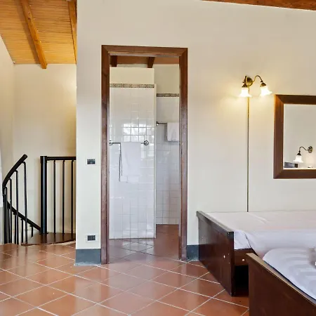 度假居 Quaint In With Swimming Pool