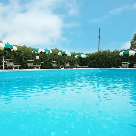 度假居 Quaint In With Swimming Pool *