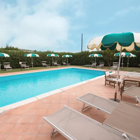 Quaint In With Swimming Pool * 马焦内